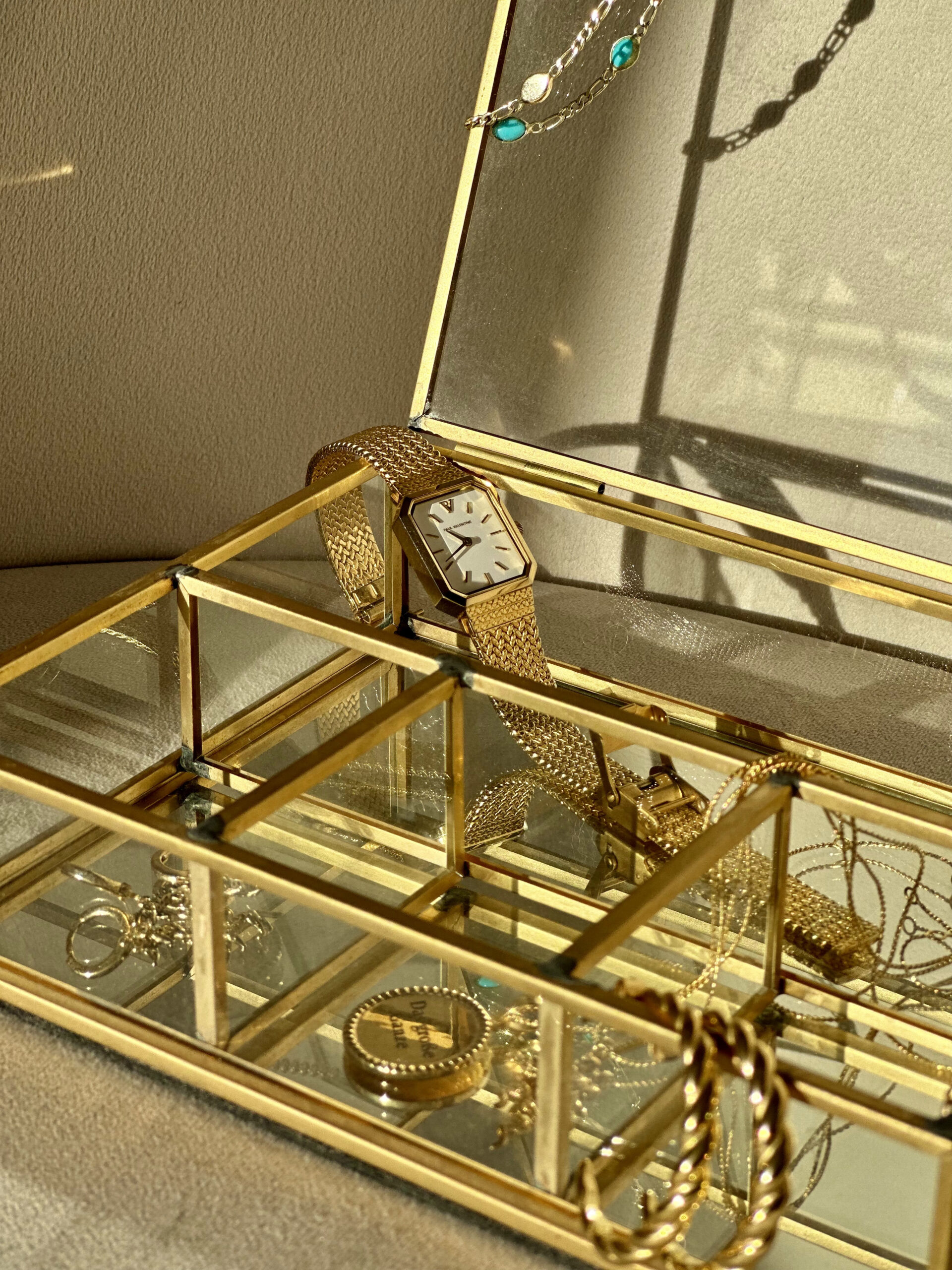 Uhr UGC Example full-quality